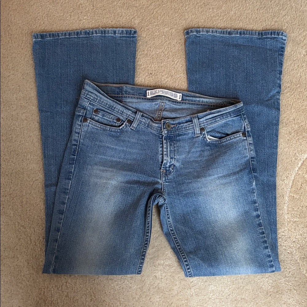 Express Fit and Flare jeans